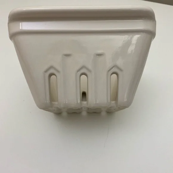 Nice Condition Rae Dunn Berries Basket  7” Wide x 3.5” Tall. - Picture 9 of 9